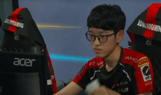 体育2021法网男单女单抽签揭晓 三巨头齐聚上半区